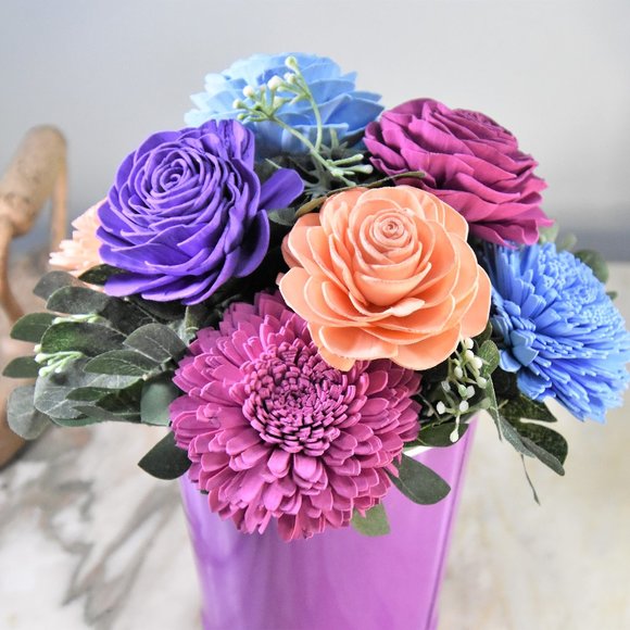 The violet color wheel. Sola wood flowers arranged in striking contrasts - Picture 5 of 9